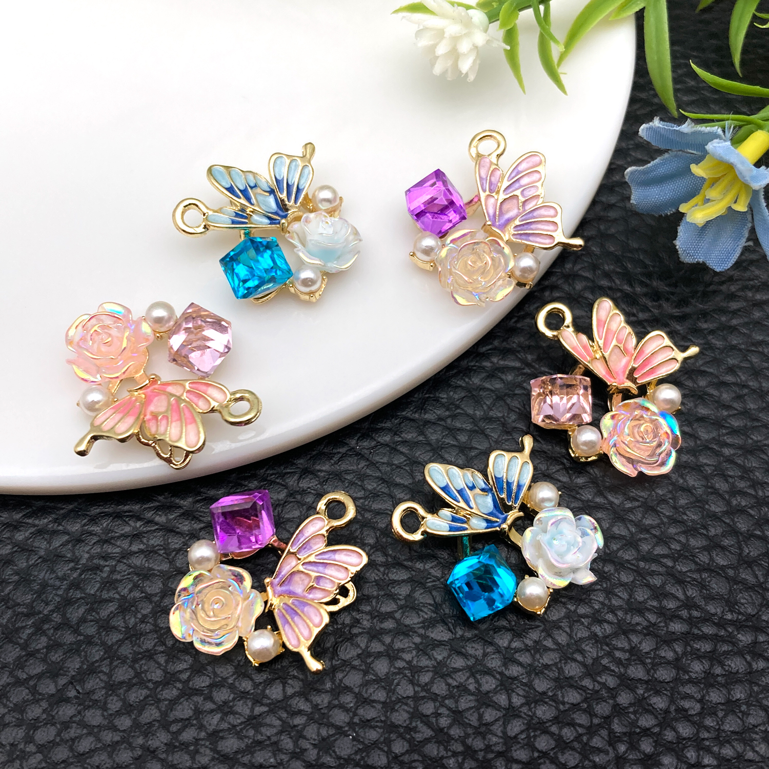 Butterfly Pendant Necklace - 2/6 pcs Small Luxe Style Pearl