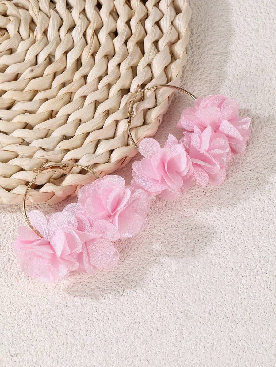 Blush Pink Sheer Floral Cluste – Hoop Earrings recenzja i cena